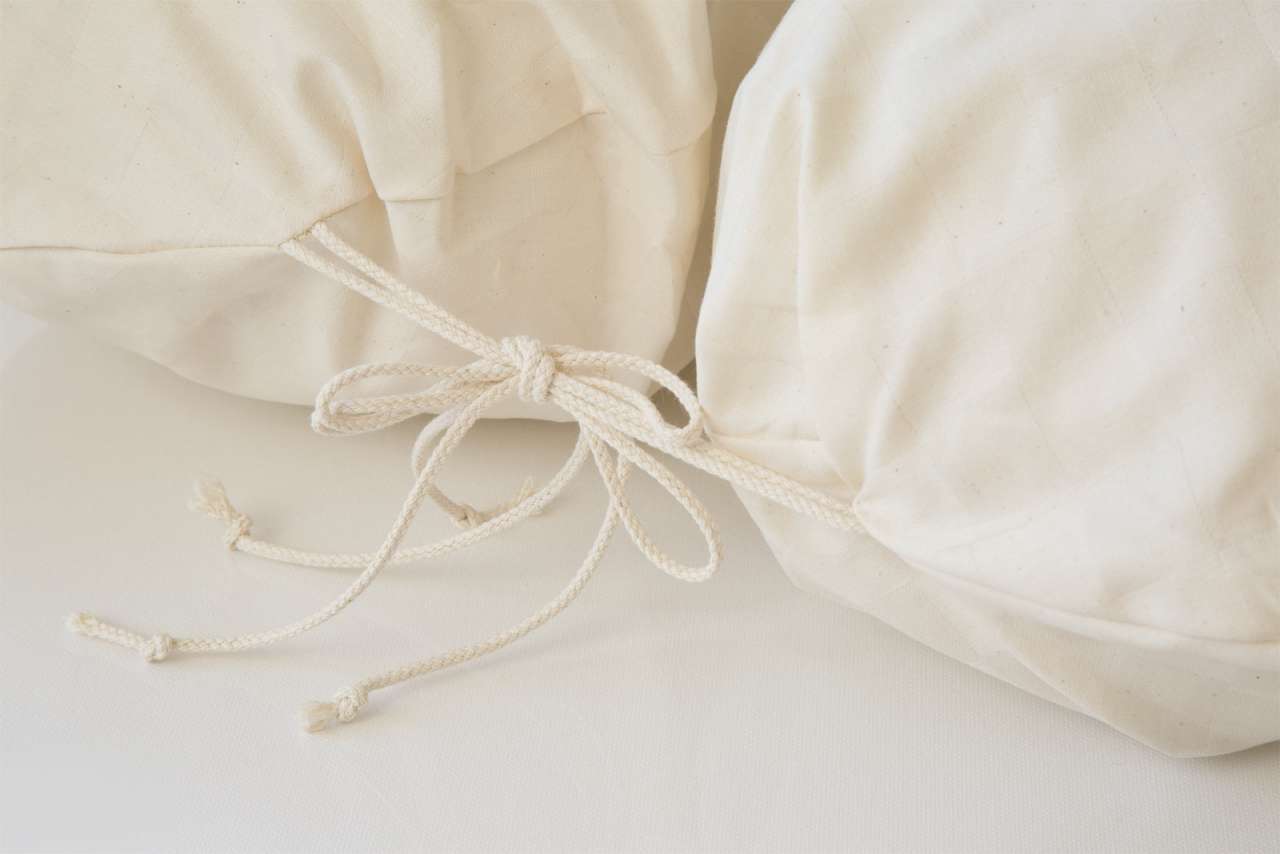 purenature Side sleeper pillow - nursing pillow: With organic cover & kapok filling Saisonale Angebote