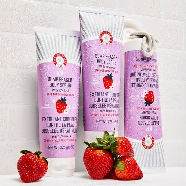 First Aid Beauty KP Bump Eraser Fresh Strawberry Body Scrub with 10% AHA 226g Rabatte dieses Monats
