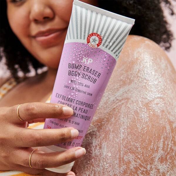 First Aid Beauty KP Bump Eraser Body Scrub with 10% AHA 283.5g Blitzverkäufe
