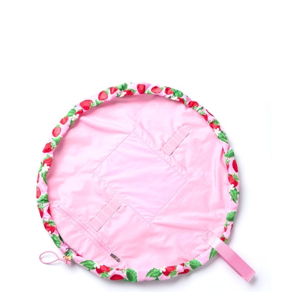 The Flat Lay Co. Drawstring Makeup Bag - Summer Strawberries Discount Store für neue Produkte