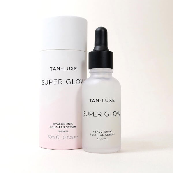 Tan-Luxe Super Glow Hyaluronic Self-Tan Serum 30ml Muttertagsangebot