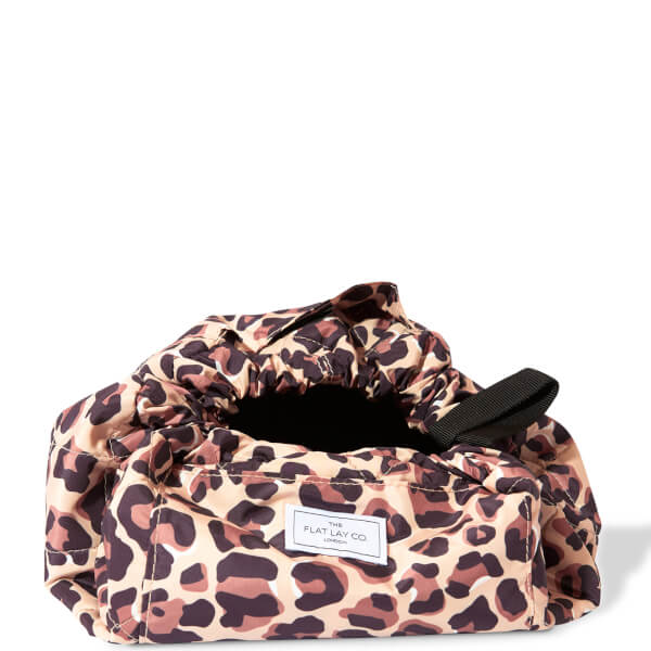 The Flat Lay Co. Drawstring Bag - Leopard Print Letzte 3 Tage