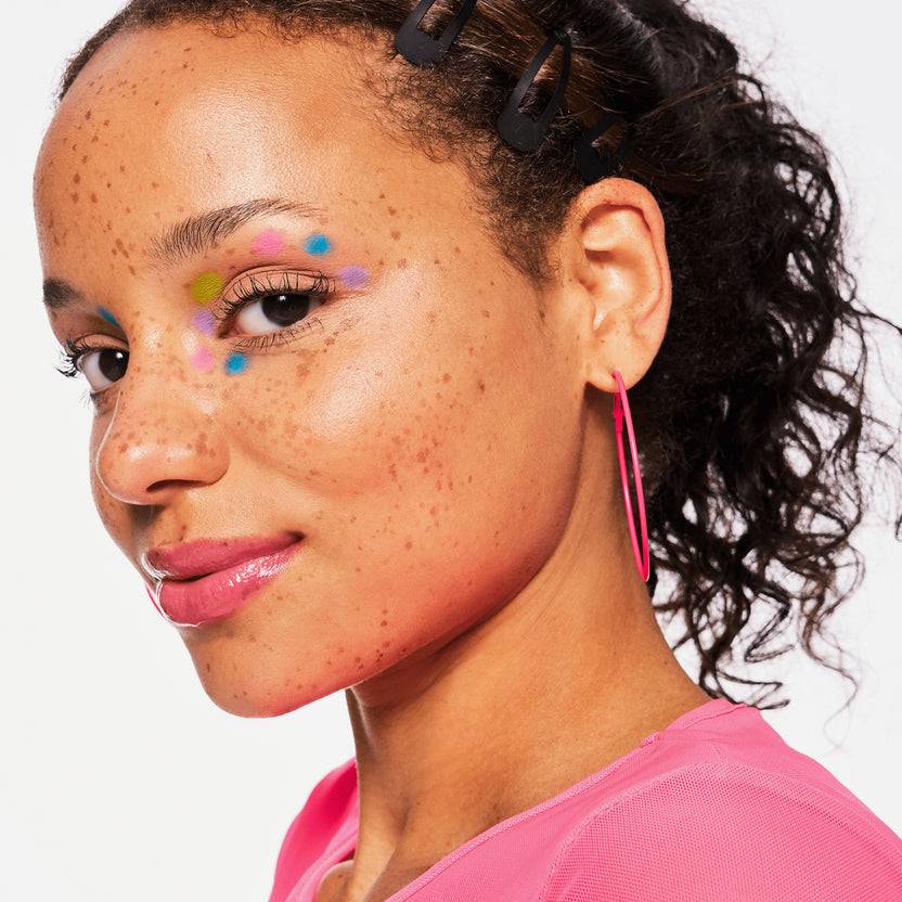 Essence BABY GOT HOLO GLOW highlighter stick 10 (5g) Super Rabatt