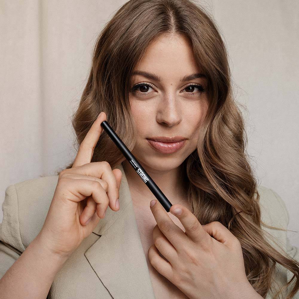 Strong Cosmetics Eyeliner Pen Letzte 2 Tage