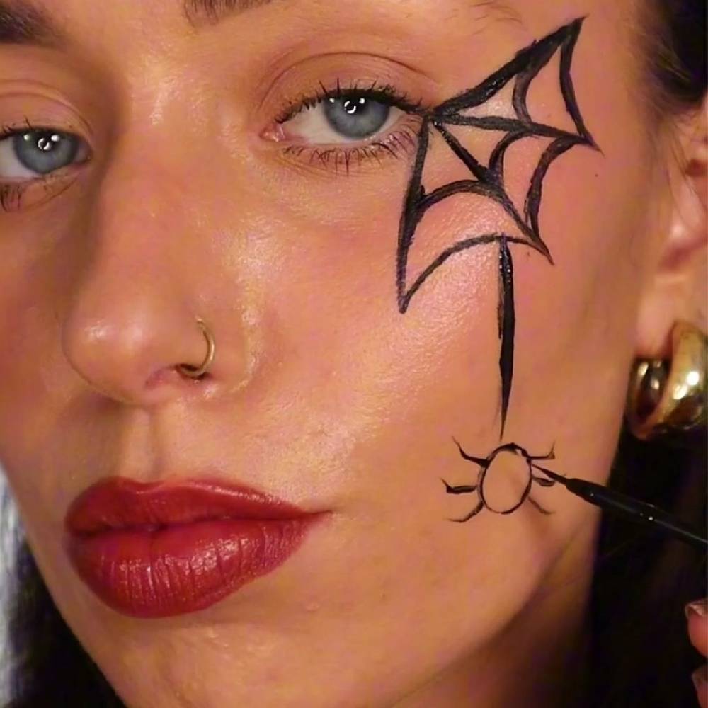Strong Cosmetics Halloween-Bundle 50% Rabatt mit kostenlosem Versand
