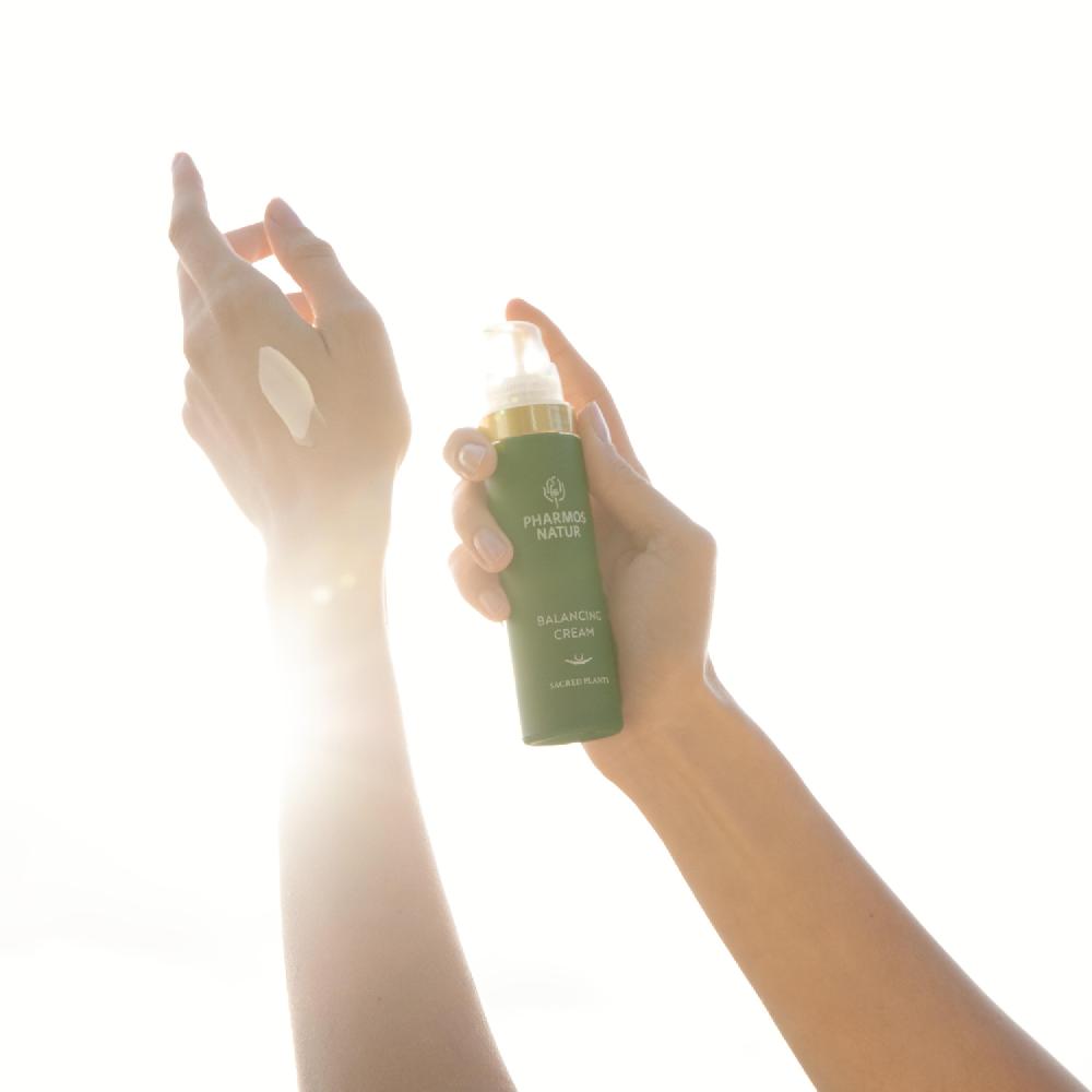 Pharmos Natur Balancing Cream im Angebot